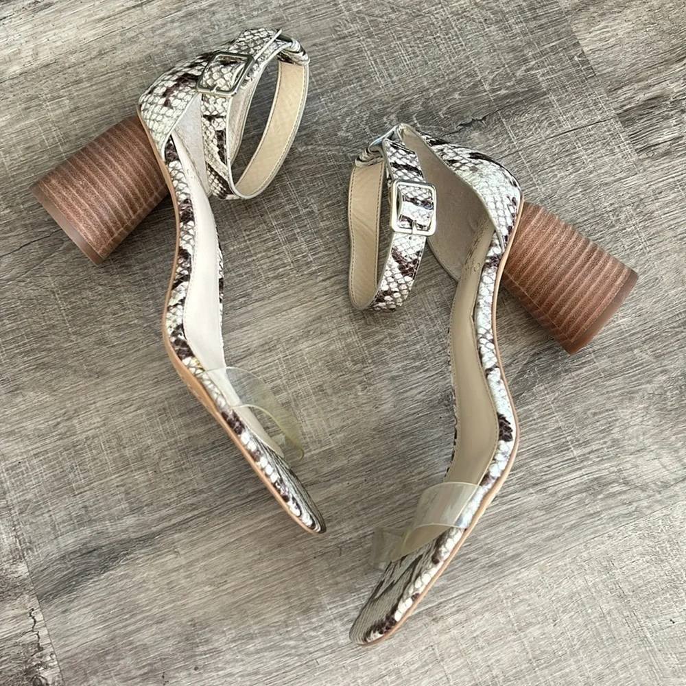 Vince Camuto Mejorla Womens Ankle Strap Snakeskin Block Heels Sandals Ivory 9W